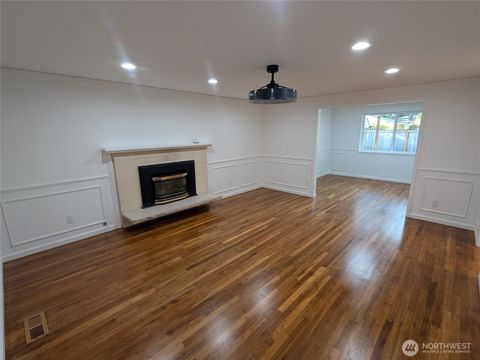 Photo of 16507 NE 27th Place, Bellevue, WA 98008 (MLS # 2467113)