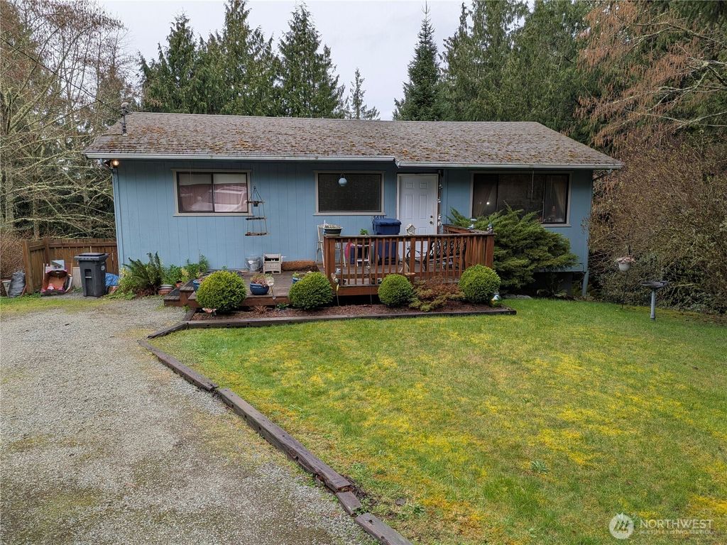 Photo of 1411 Woodland Place, Mount Vernon, WA 98274 (MLS # 2507154)