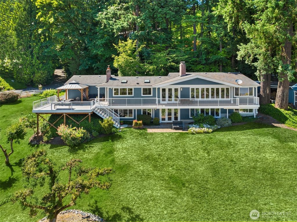 Photo of 4384 E Mercer Way, Mercer Island, WA 98040 (MLS # 2389016)