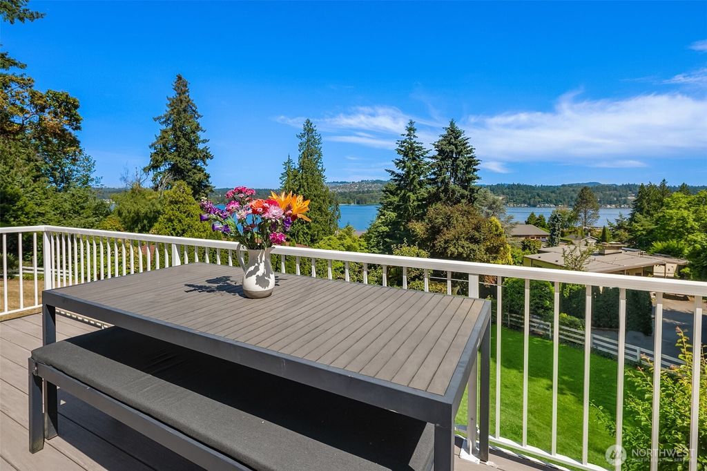 Photo of 4384 E Mercer Way, Mercer Island, WA 98040 (MLS # 2389016)