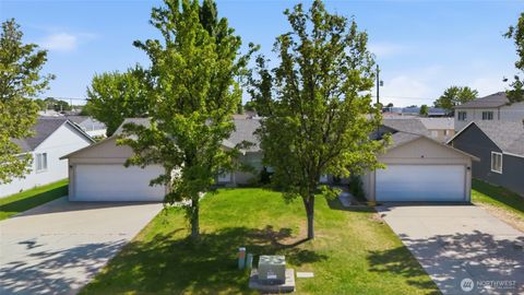 Photo of 905 907 Ball Court, Moses Lake, WA 98837 (MLS # 2525662)