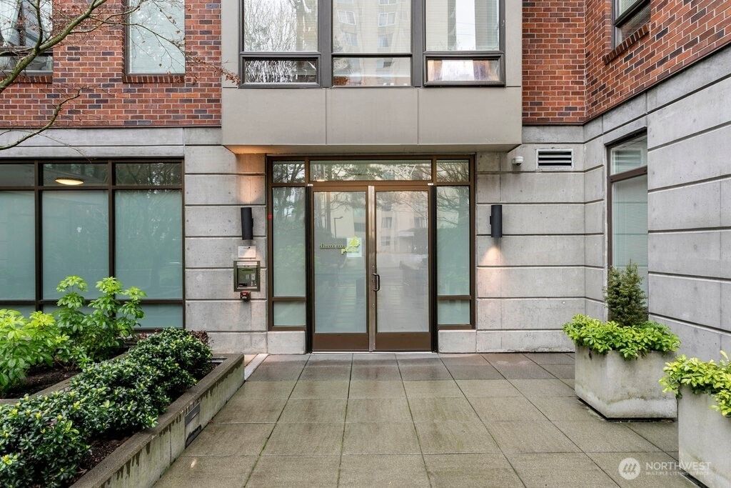 Photo of 4547 8th Avenue NE #508, Seattle, WA 98105 (MLS # 2480992)