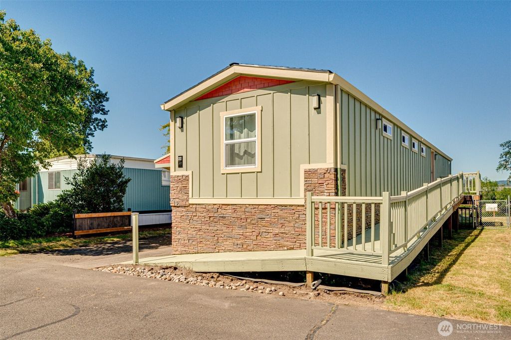 Photo of 39100 NW Pacific Highway NW #36, Woodland, WA 98674 (MLS # 2543622)