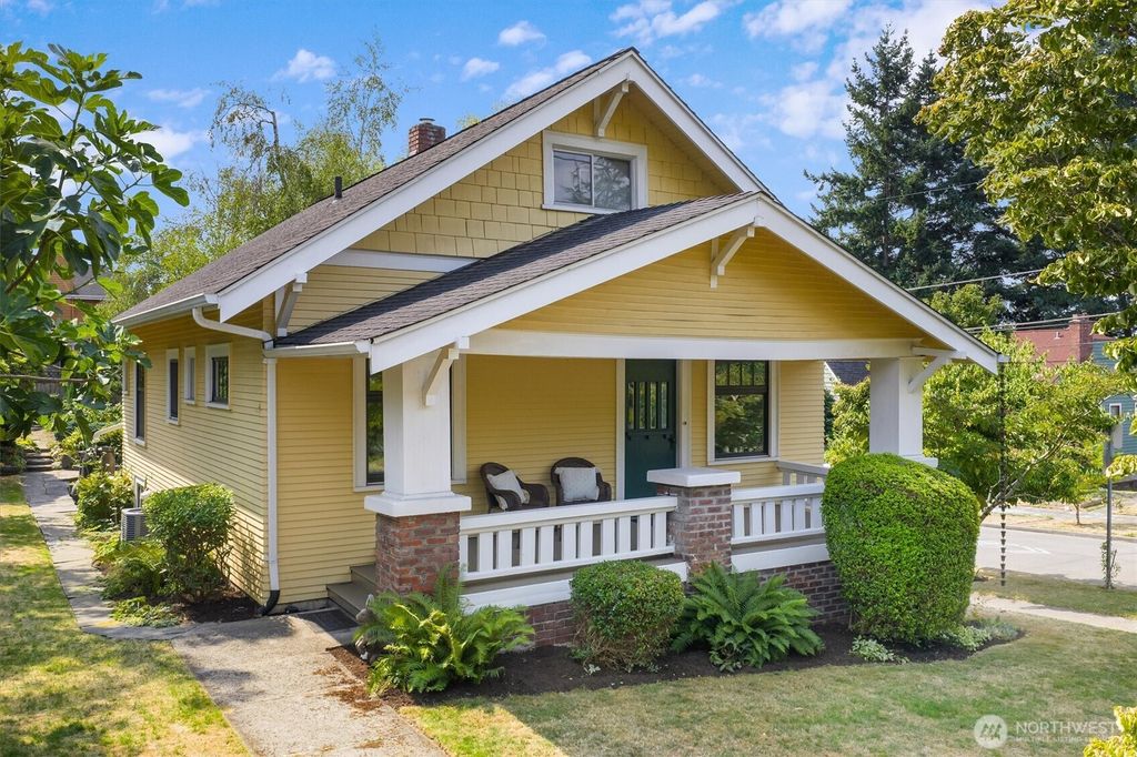 Photo of 1603 NE 70th Street, Seattle, WA 98115 (MLS # 2423739)