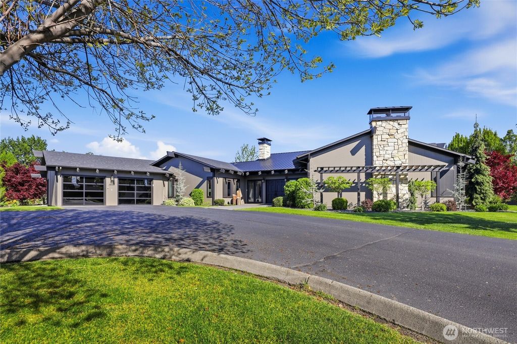 Photo of 1508 Ironwood Drive, Walla Walla, WA 99362 (MLS # 2514803)