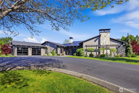 Photo of 1508 Ironwood Drive, Walla Walla, WA 99362 (MLS # 2514803)