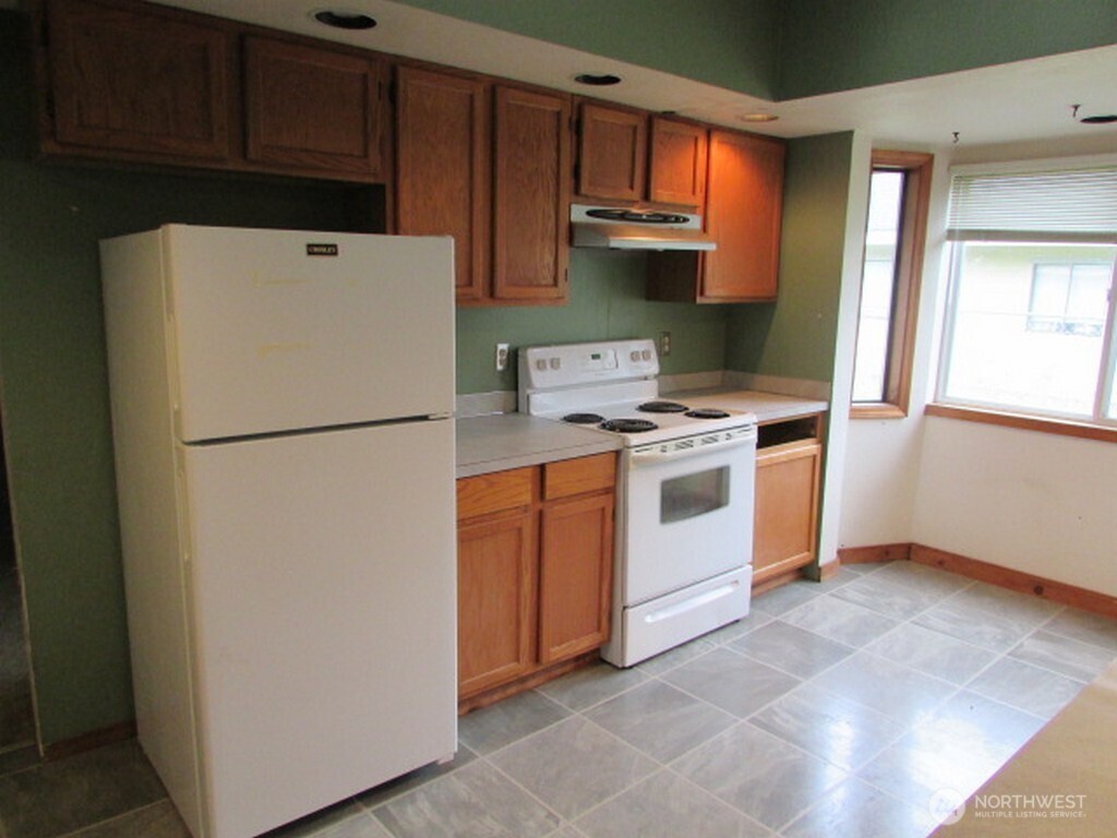 725 W Main