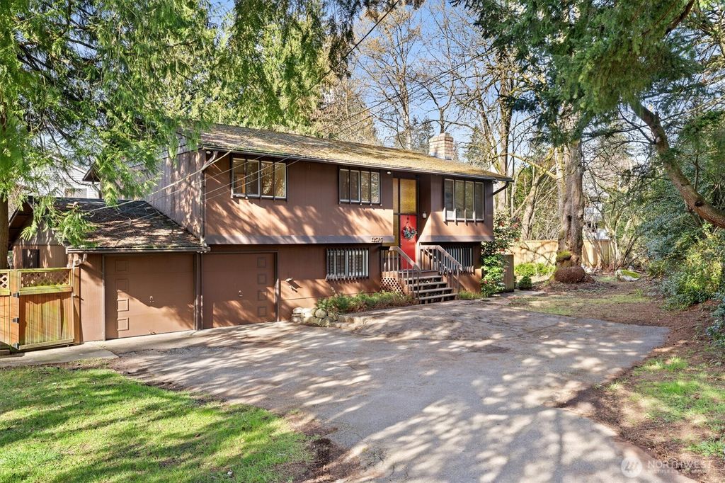 Photo of 13575 Roosevelt Way N, Seattle, WA 98133 (MLS # 2502965)