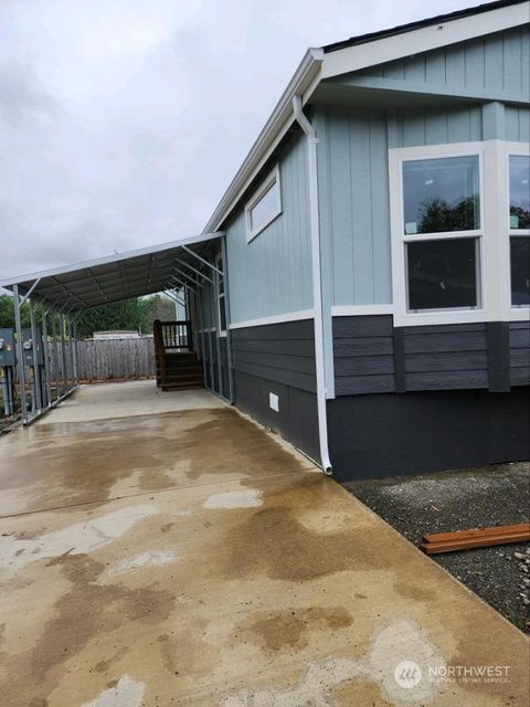 A home in Hoquiam