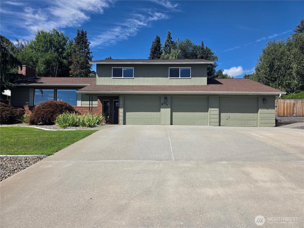 Photo of 1607 Horselake Road, Wenatchee, WA 98801 (MLS # 2561292)