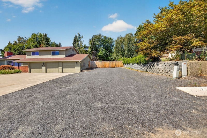 1607 Horselake Road