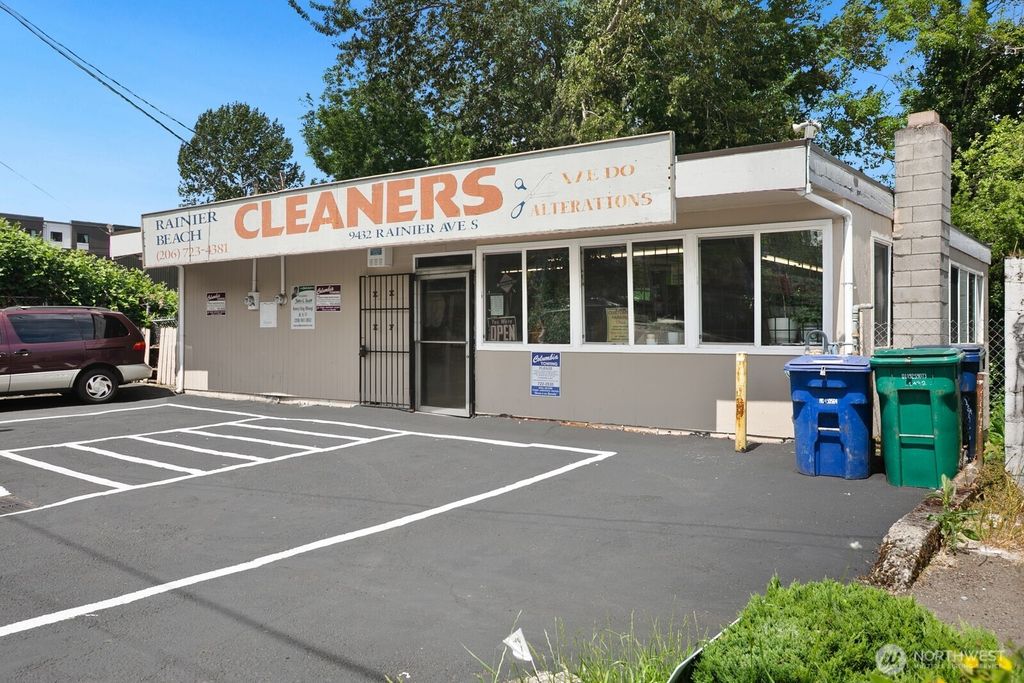 Photo of 9432 Rainier Avenue S, Seattle, WA 98118 (MLS # 2525175)