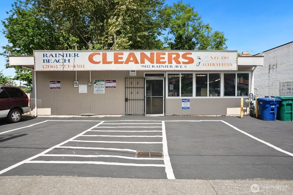 Photo of 9432 Rainier Avenue S, Seattle, WA 98118 (MLS # 2525175)