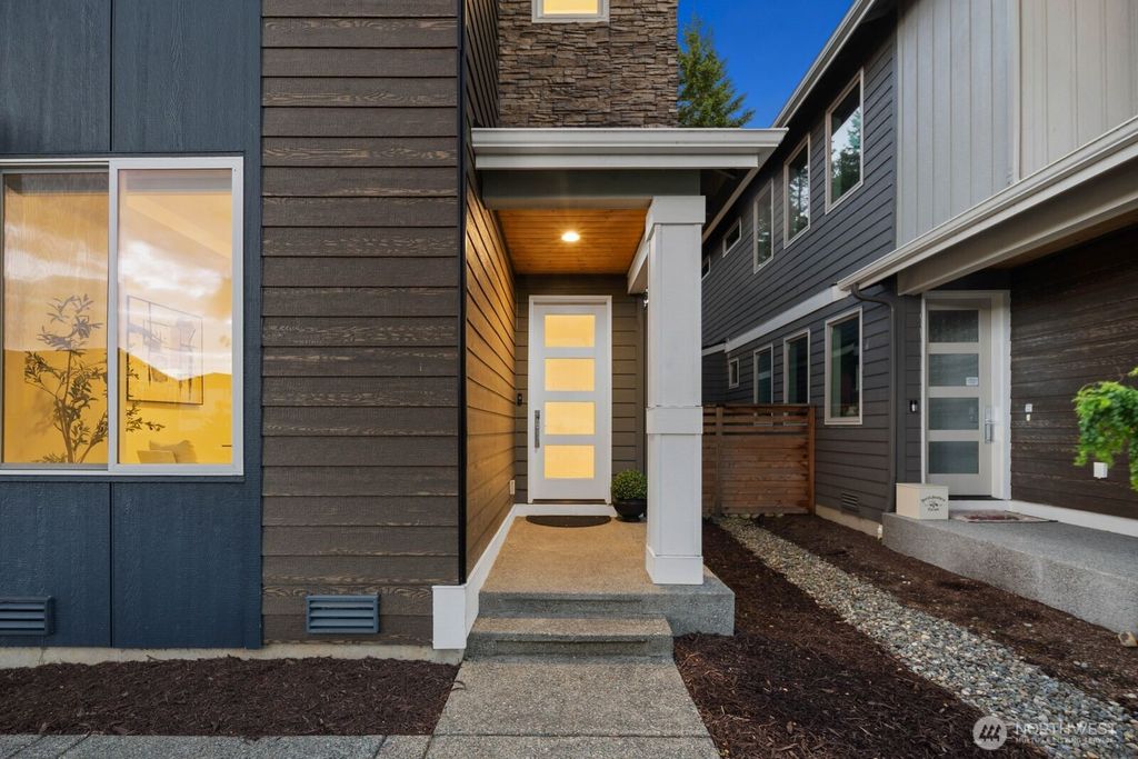 Photo of 13427 Edmunds Parkway E, Bonney Lake, WA 98391 (MLS # 2544196)