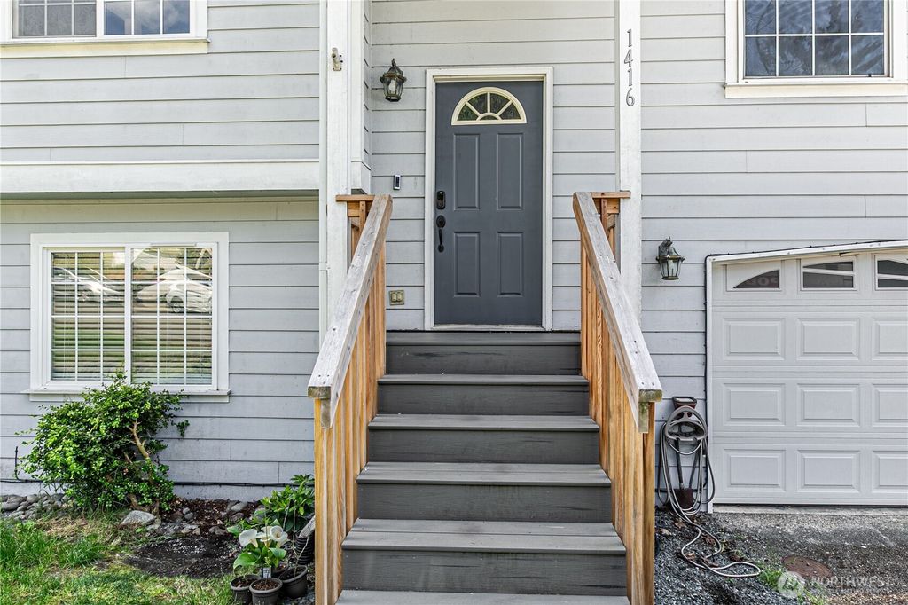 Photo of 1416 200th Street Ct E, Spanaway, WA 98387 (MLS # 2525933)