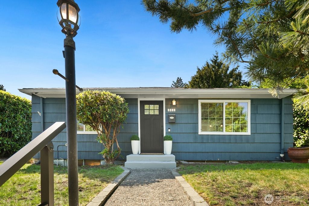 Photo of 3413 48th Avenue SW, Seattle, WA 98116 (MLS # 2516892)