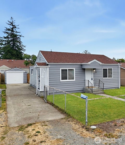Photo of 703 117th Street S, Tacoma, WA 98444 (MLS # 2561814)