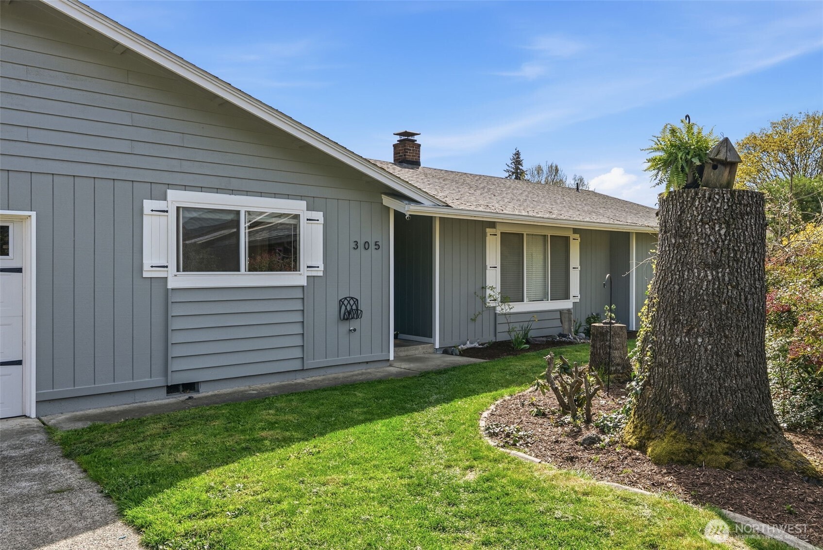 305 Hollyberry Street