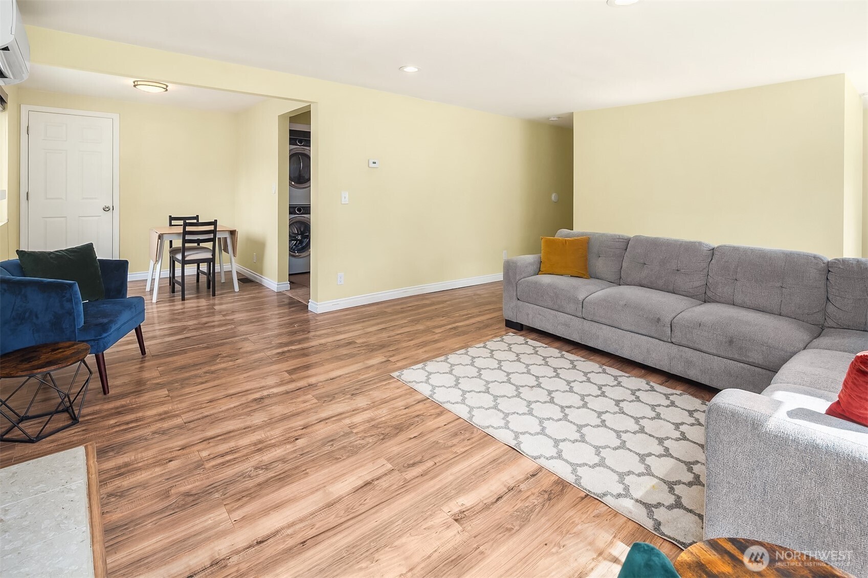 411 Rose Way