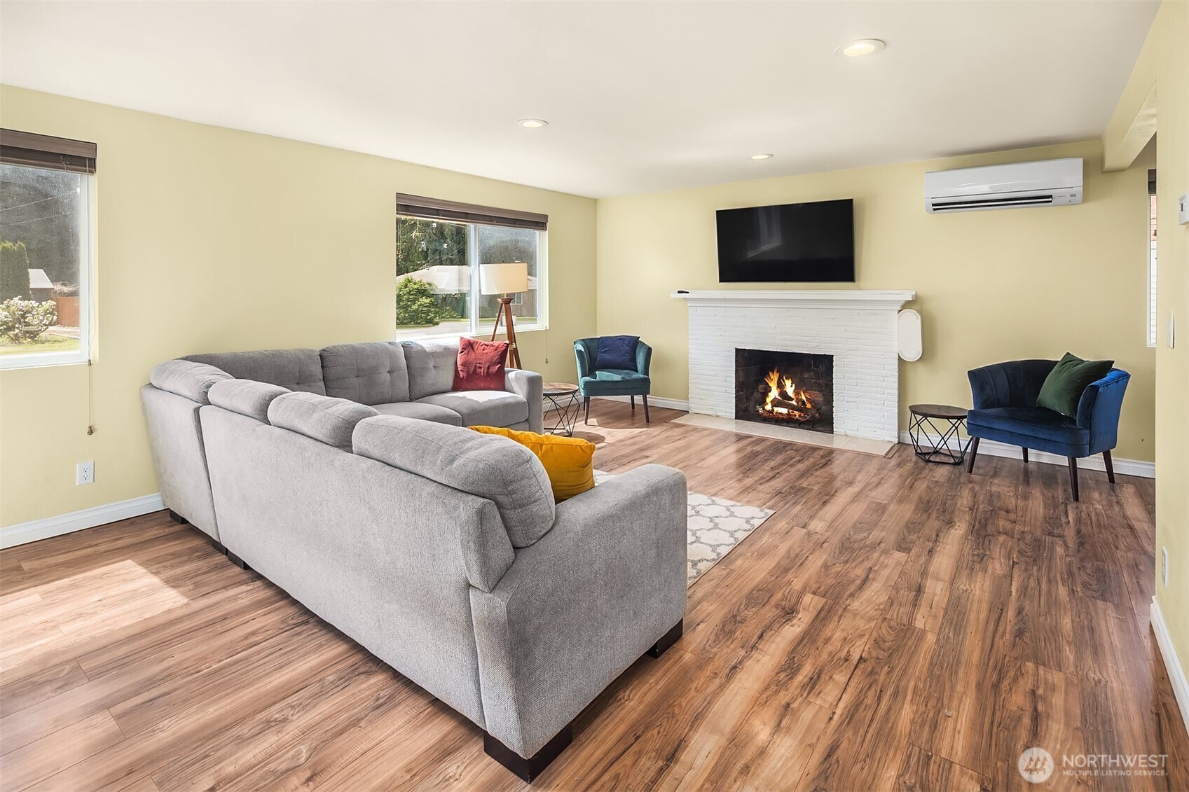 411 Rose Way