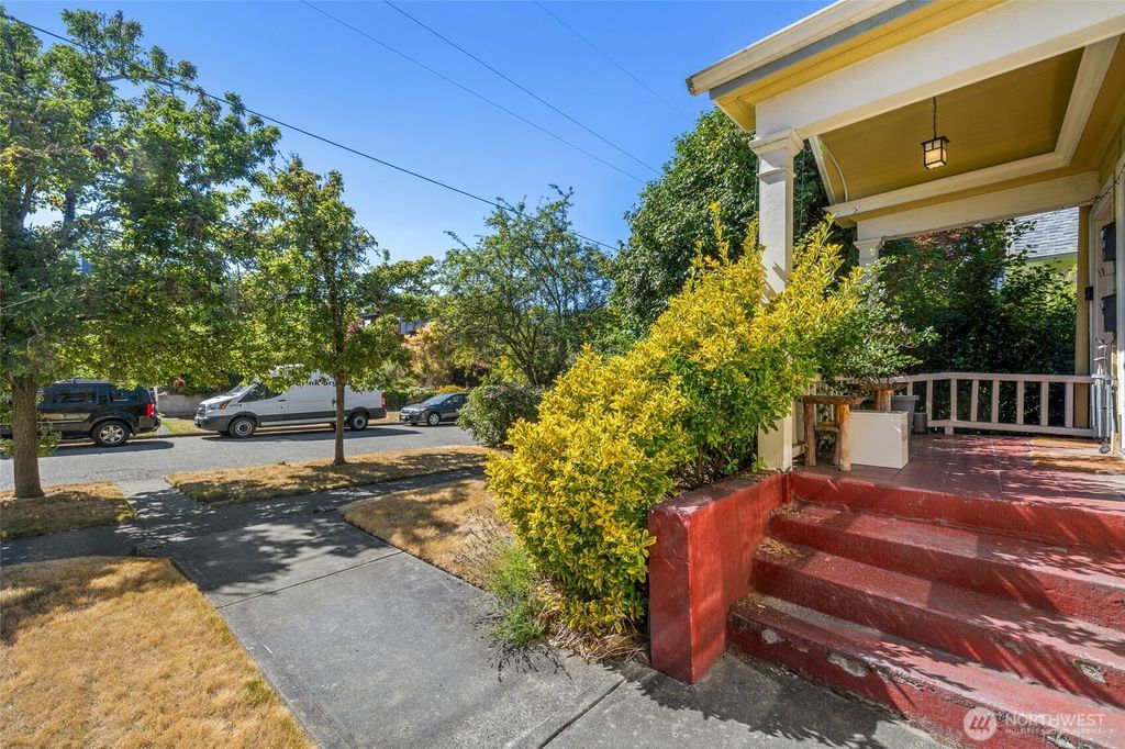 Photo of 5432 Kirkwood Place N, Seattle, WA 98103 (MLS # 2422623)