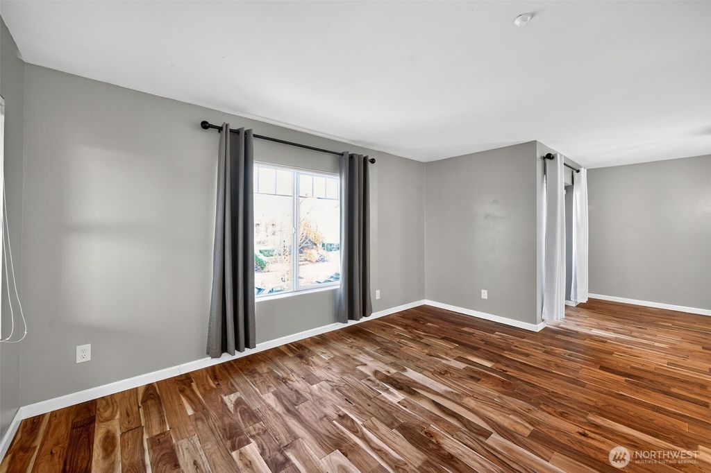 Photo of 1981 24th Avenue NE #204, Issaquah, WA 98029 (MLS # 2454344)