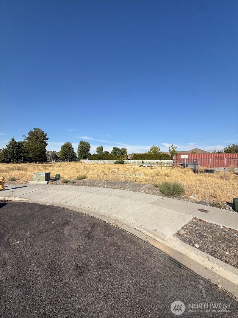 821 N Ted Yao Way