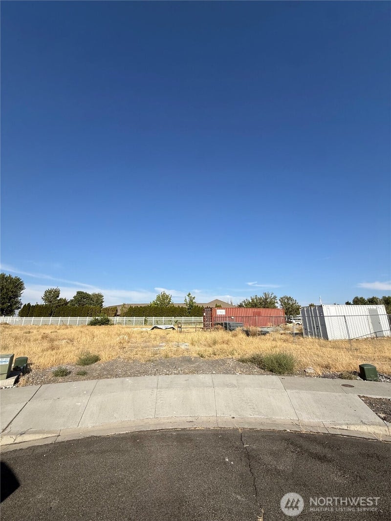 821 N Ted Yao Way