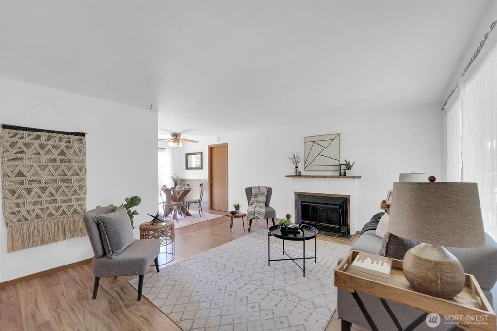Photo of 4405 SE 3rd Place, Renton, WA 98059 (MLS # 2371265)