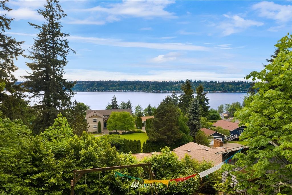 Photo of 332 Louis Thompson Road NE, Sammamish, WA 98074 (MLS # 1608162)