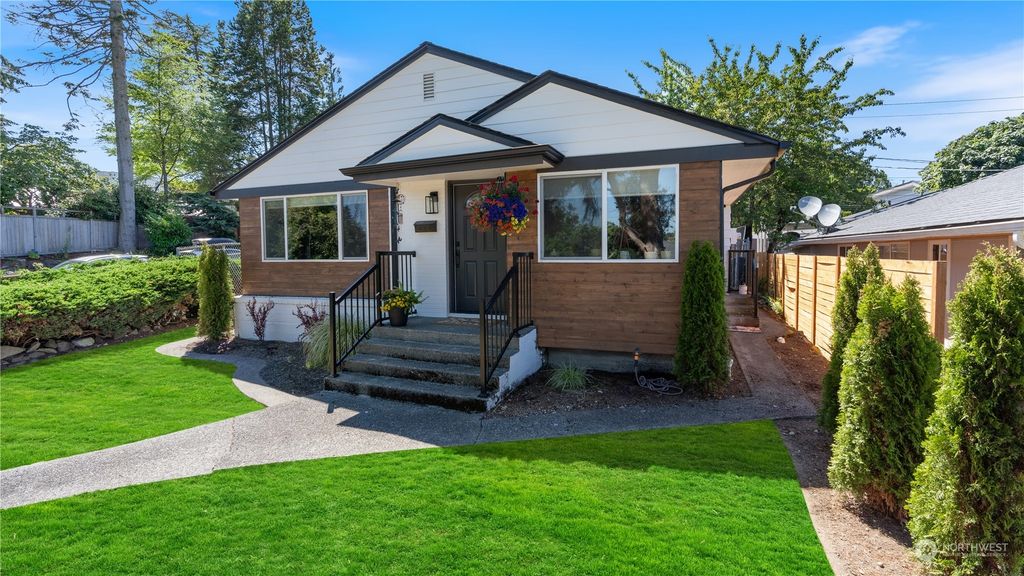 Photo of 9255 34th Ave Avenue SW, Seattle, WA 98126 (MLS # 2260802)