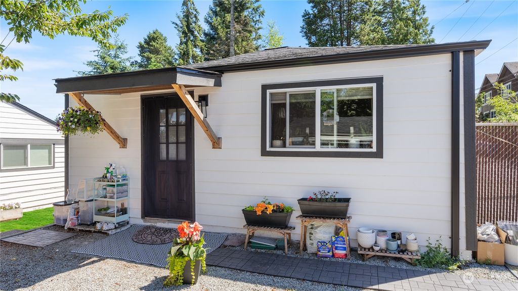 Photo of 9255 34th Ave Avenue SW, Seattle, WA 98126 (MLS # 2260802)