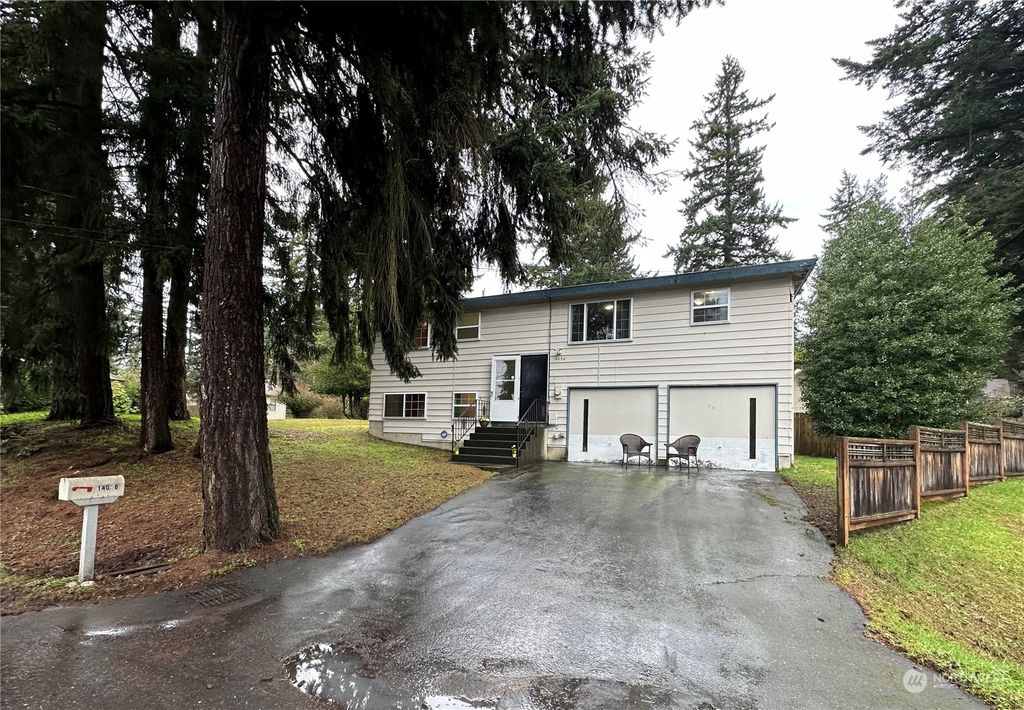 Photo of 14058 Interlake Avenue N, Seattle, WA 98133 (MLS # 2195662)