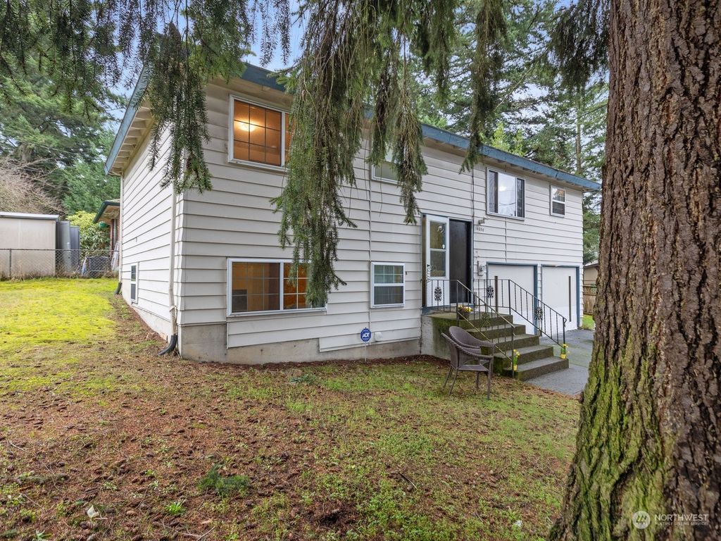 Photo of 14058 Interlake Avenue N, Seattle, WA 98133 (MLS # 2195662)