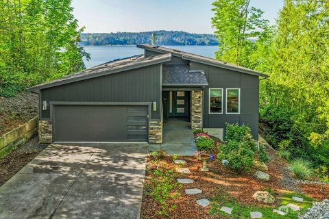Photo of 4652 E Hillcrest Drive, Port Orchard, WA 98366 (MLS # 2519777)