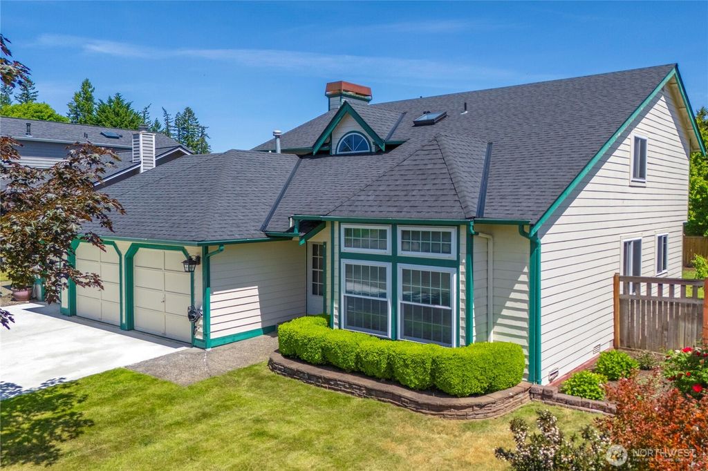 Photo of 27742 214th Avenue SE, Maple Valley, WA 98038 (MLS # 2384494)