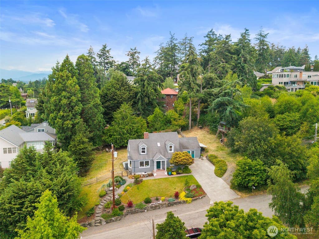 Photo of 1231 Monroe Street, Port Townsend, WA 98368 (MLS # 2532049)