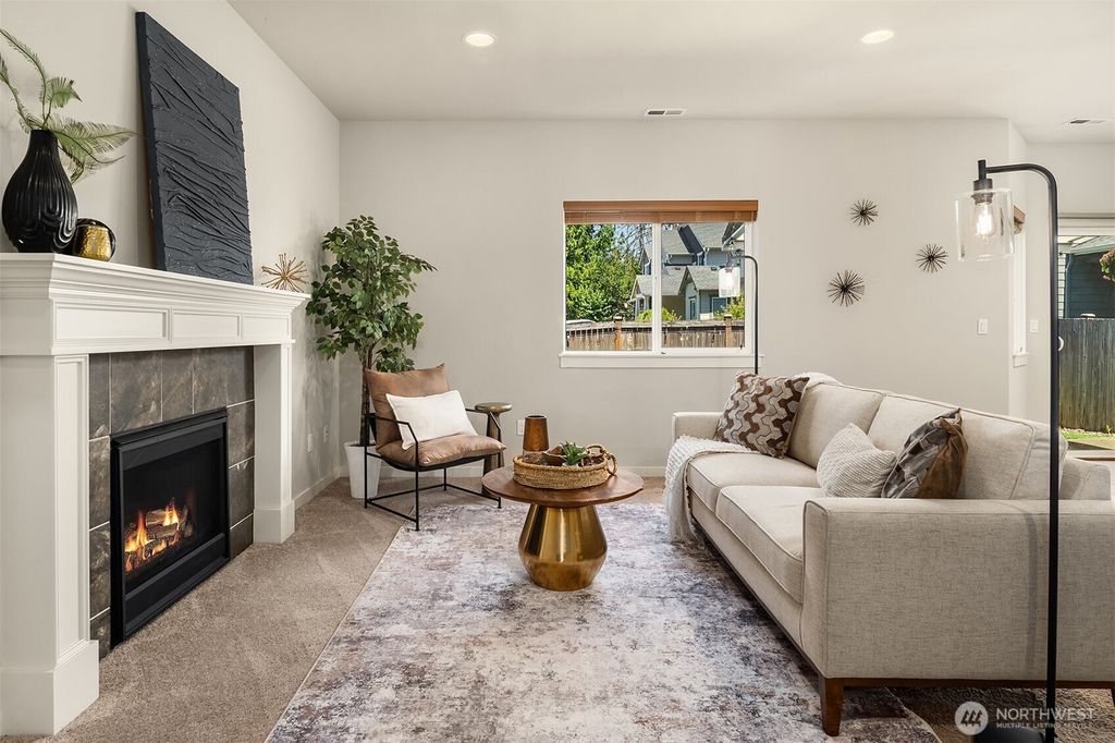 Photo of 213 157th Place SW, Lynnwood, WA 98087 (MLS # 2550560)