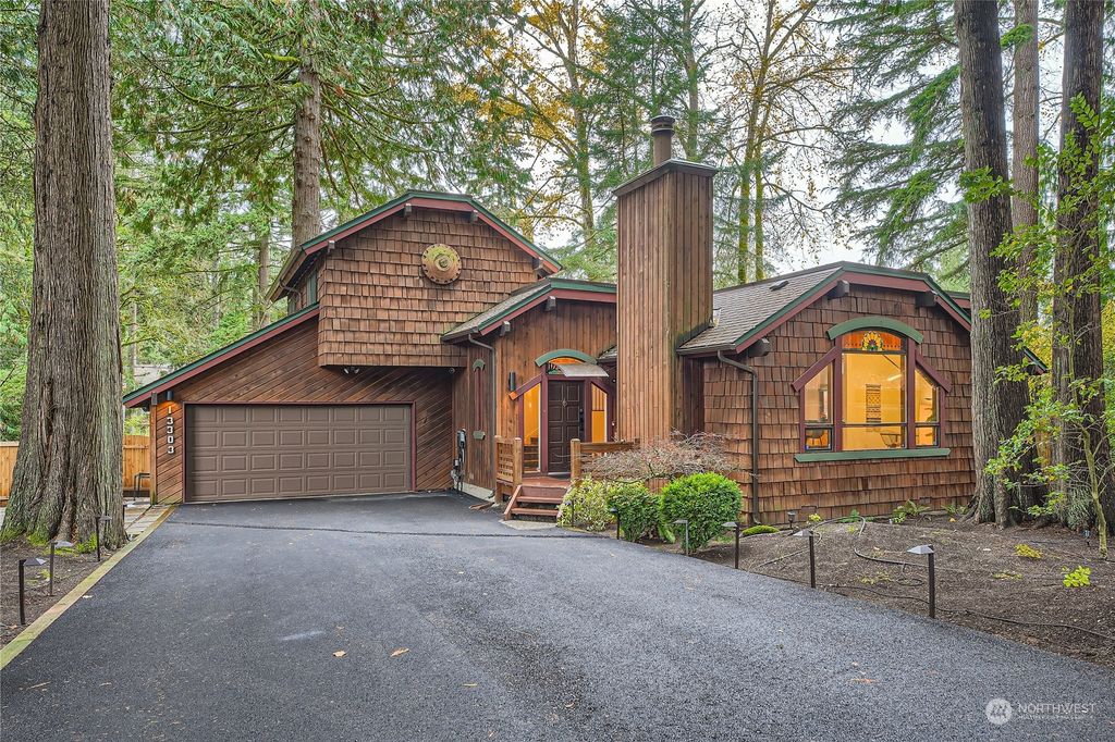 Photo of 13303 70th Place NE, Kirkland, WA 98034 (MLS # 2308492)