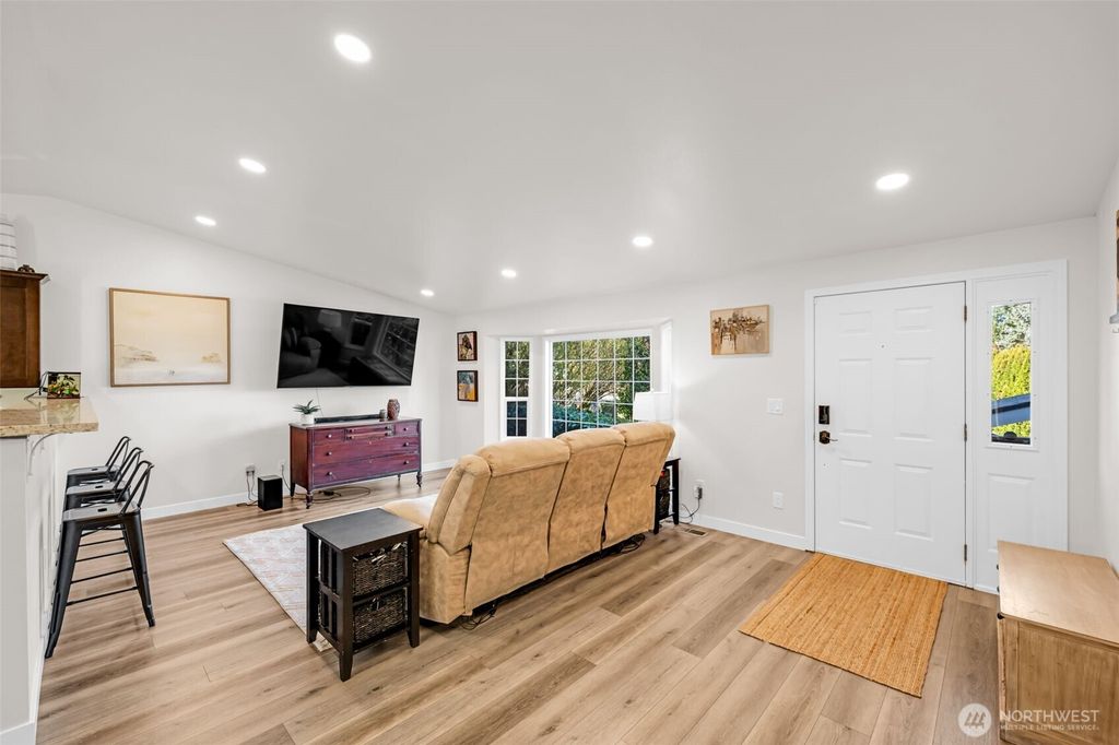 Photo of 4926 120th Place SE, Everett, WA 98208 (MLS # 2502544)