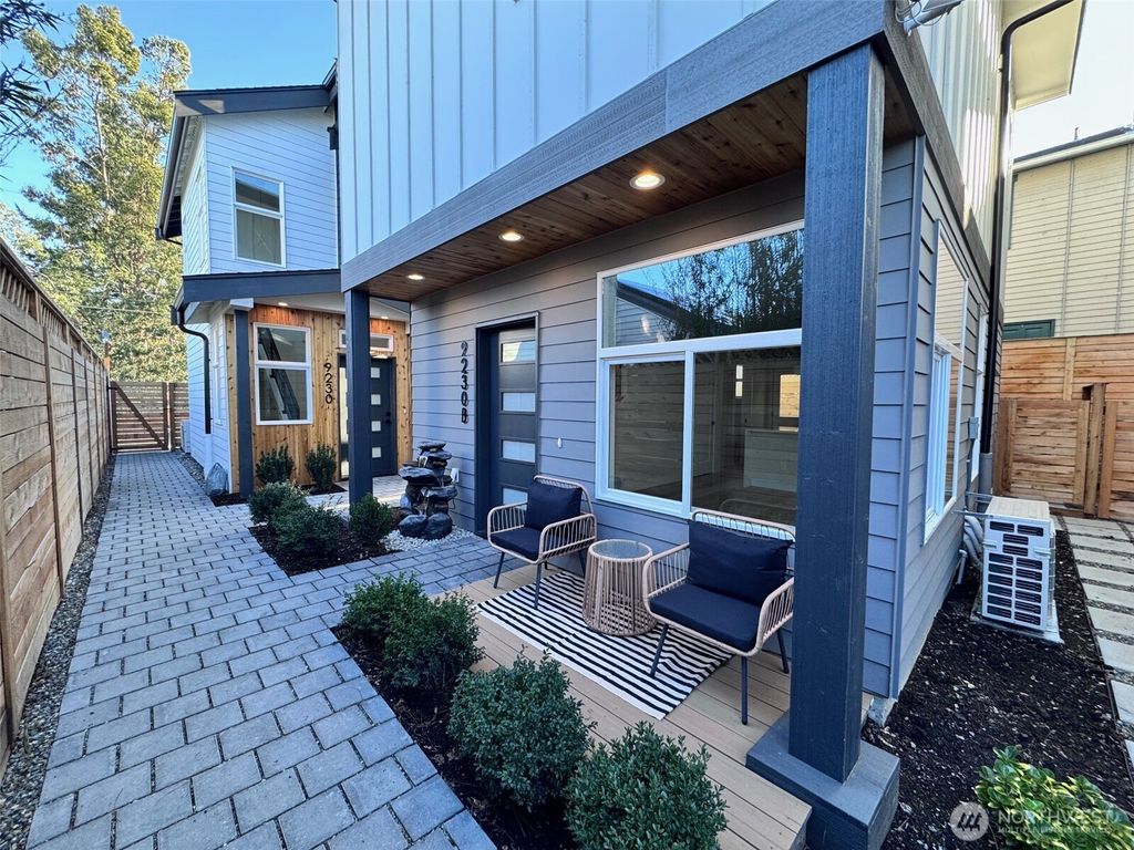 Photo of 9230 B 22nd Avenue SW, Seattle, WA 98106 (MLS # 2471487)