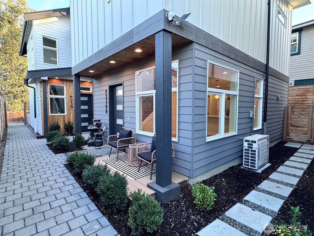 Photo of 9230 B 22nd Avenue SW, Seattle, WA 98106 (MLS # 2471487)