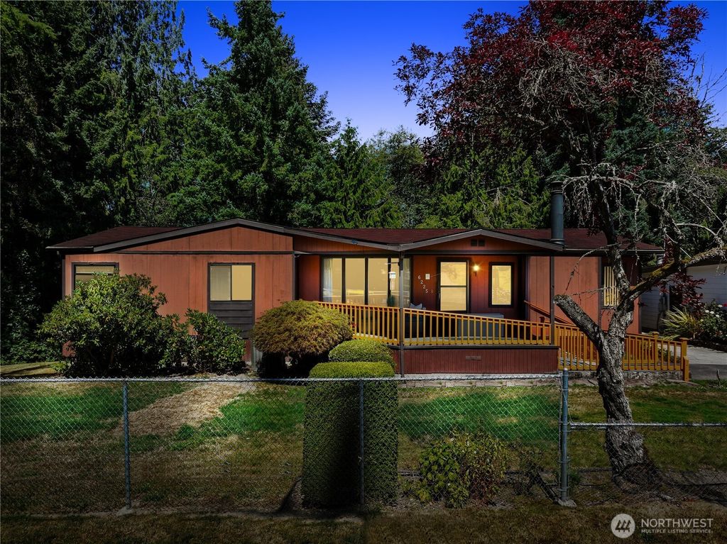 Photo of 6225 64th Street SE, Snohomish, WA 98290 (MLS # 2417938)