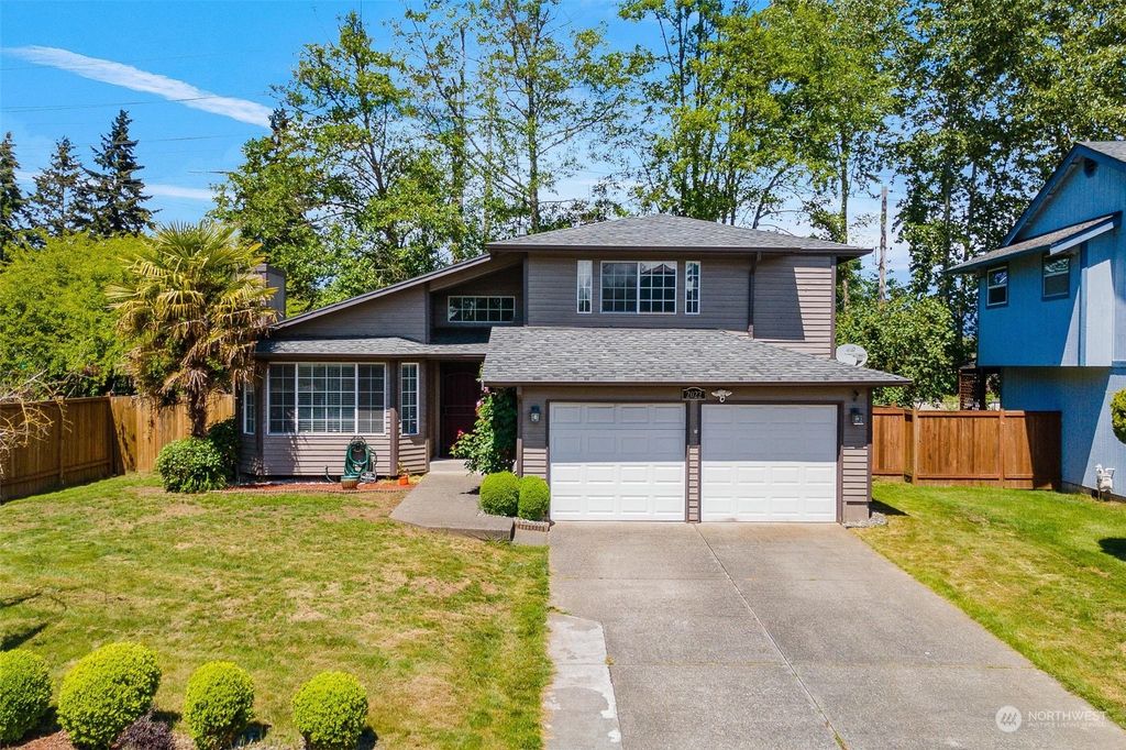 Photo of 2022 SW 347th Place, Federal Way, WA 98023 (MLS # 2244930)