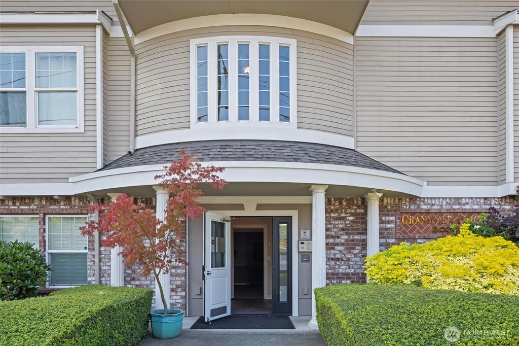 Photo of 2030 Grand Avenue #5, Everett, WA 98201 (MLS # 2569898)