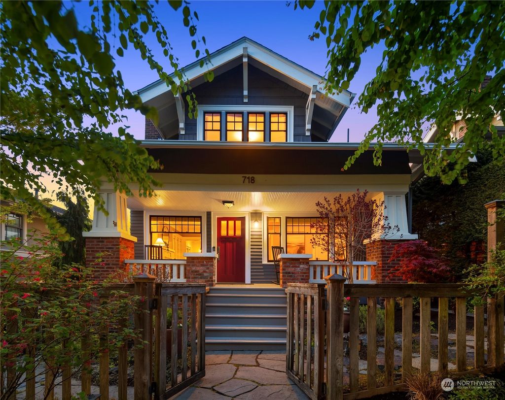 Photo of 718 W Howe Street, Seattle, WA 98119 (MLS # 2224124)
