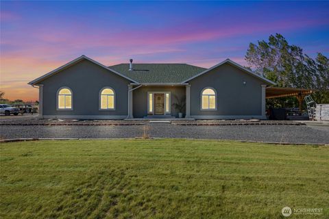 Photo of 471 Road 18.8 NE, Soap Lake, WA 98851 (MLS # 2445505)
