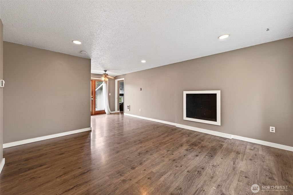 Photo of 13308 NE 186th Street, Woodinville, WA 98072 (MLS # 2457640)