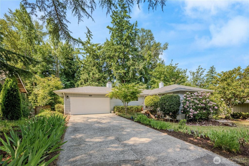 Photo of 5253 120th Avenue SE, Bellevue, WA 98006 (MLS # 2387379)