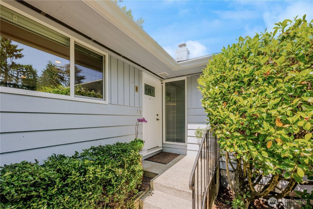Photo of 5253 120th Avenue SE, Bellevue, WA 98006 (MLS # 2387379)